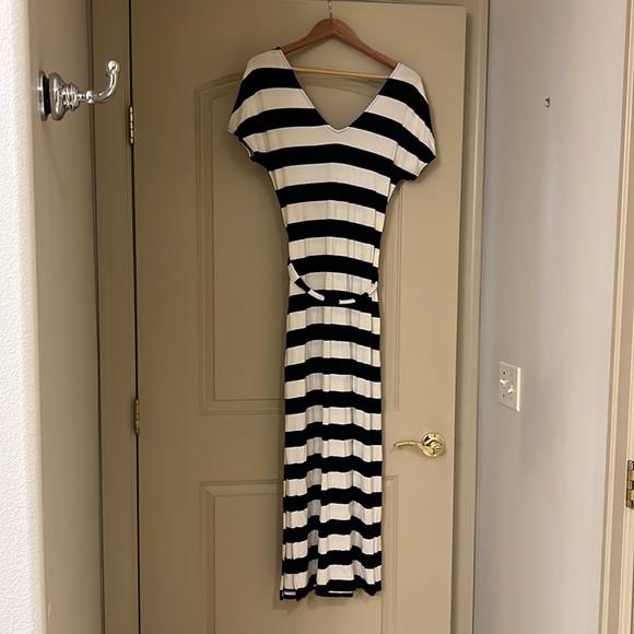 Banana Republic Jersey Maxi Dress - Picture 2 of 3